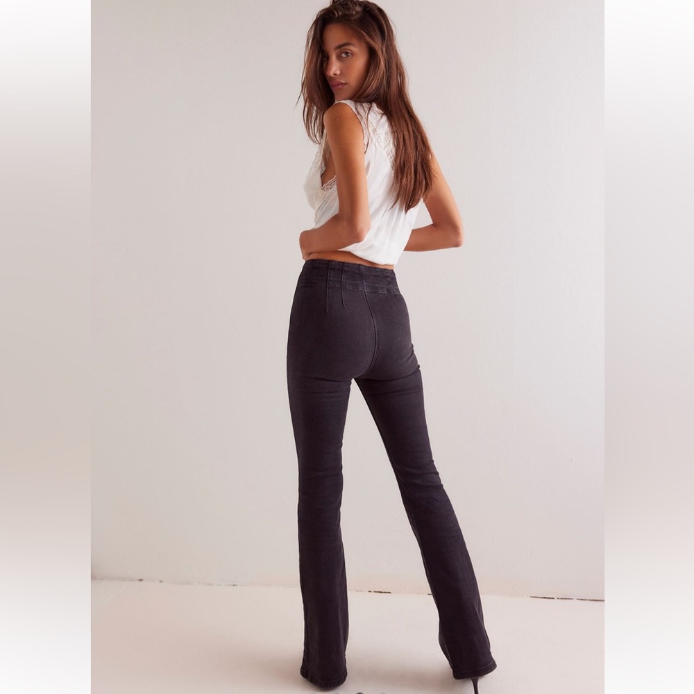 Free People Jayde Flare Jeans - We the Free 🖤